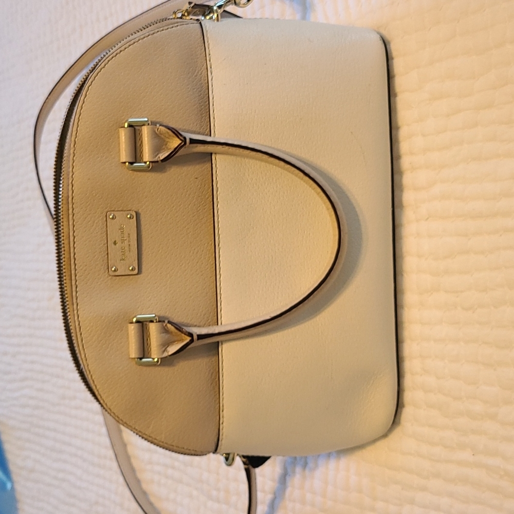 Kate spade purse w crossbody strap